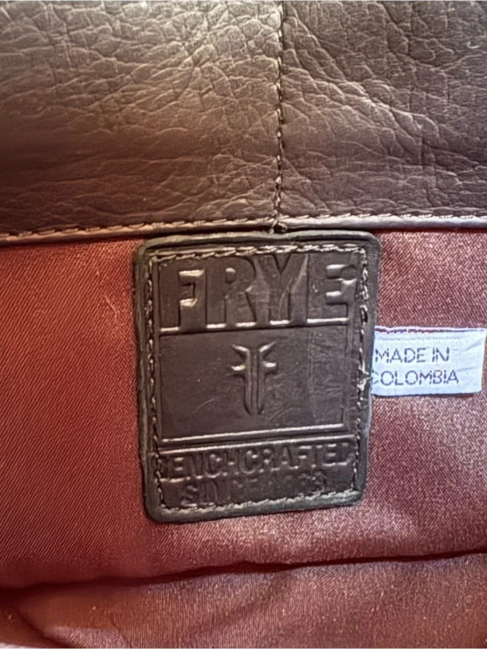 Frye compact black